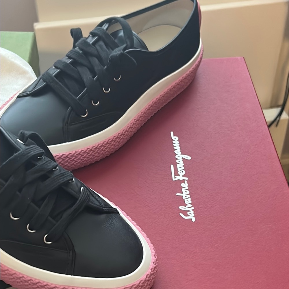 Salvatore Ferragamo luxury Black and Pink Low-Top Sneakers with leather Upper - Picture 3 of 6